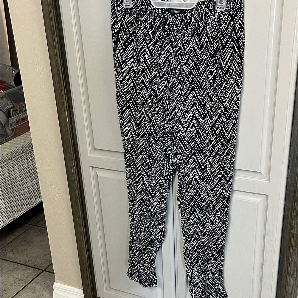 White House Black Market Black and White Patterned Pants